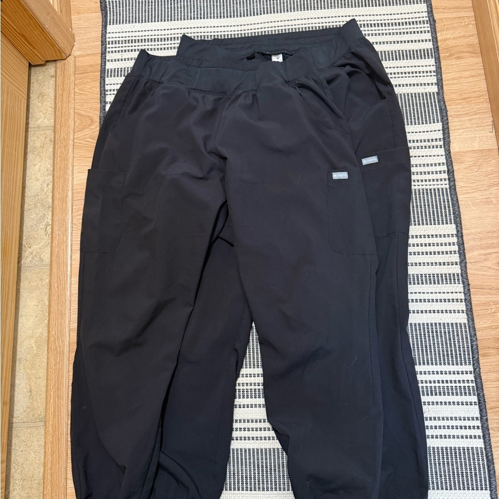 2 pairs Maevn Women’s Black Scrub Joggers Lg